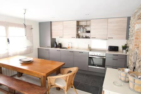 Apartament Central Amb Terrassa Alp Exteriér fotografie
