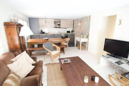Apartament Central Amb Terrassa Alp Exteriér fotografie